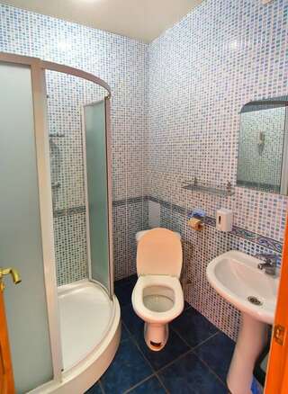 Отель Отель Спорт Пинск Одноместный номер с собственной ванной комнатой-1